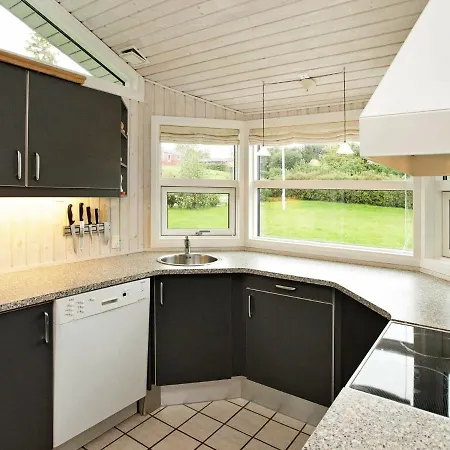 Holiday home Three-bedroom In 7