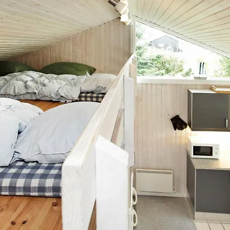 Three-bedroom In 7 *