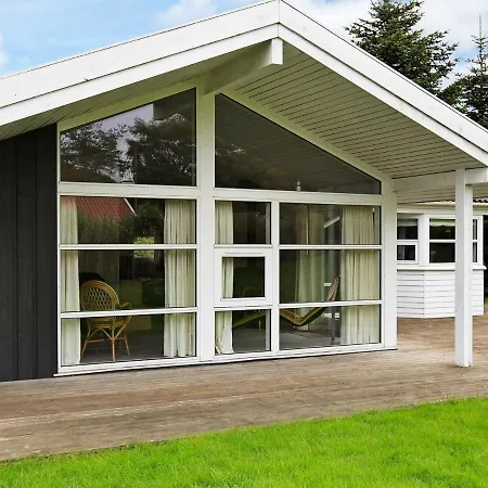 6 Person Holiday Home In Hejls-By Traum بيت للعطل *