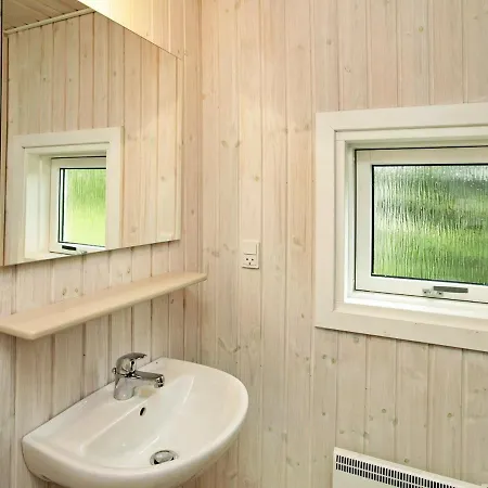 Three-bedroom In 7 Hejls