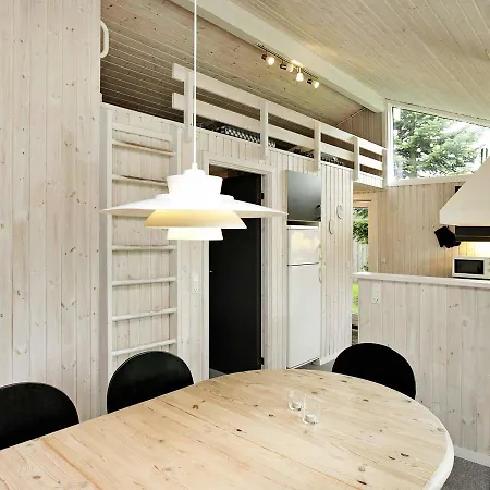 Three-bedroom In 7 Holiday home *