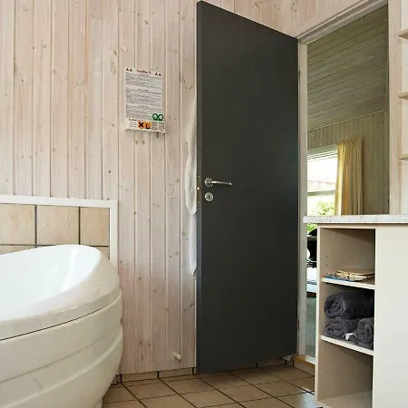 Holiday home Three-bedroom In 7