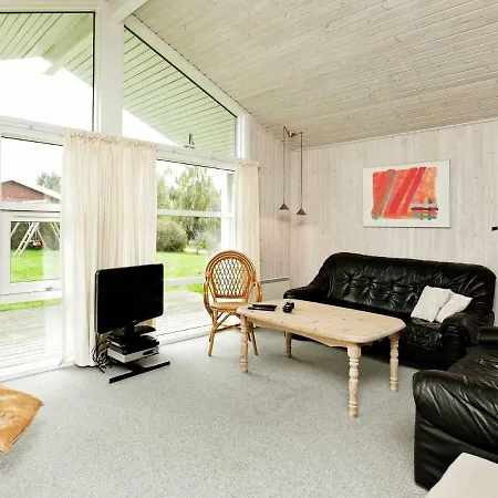 Three-bedroom In 7 Holiday home Hejls